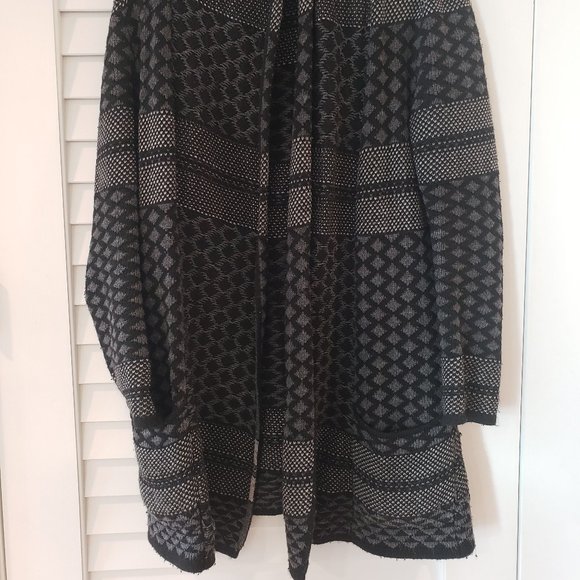 BCBGMAXAZRIA Shadia Textured Jacquard Sweater Coat in Black and Gray Size Small - Picture 8 of 12